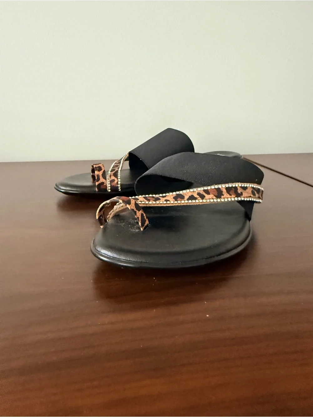 Italian Shoemakers Black Slide Sandals with Leopard-Print Strap - Picture 2 of 4